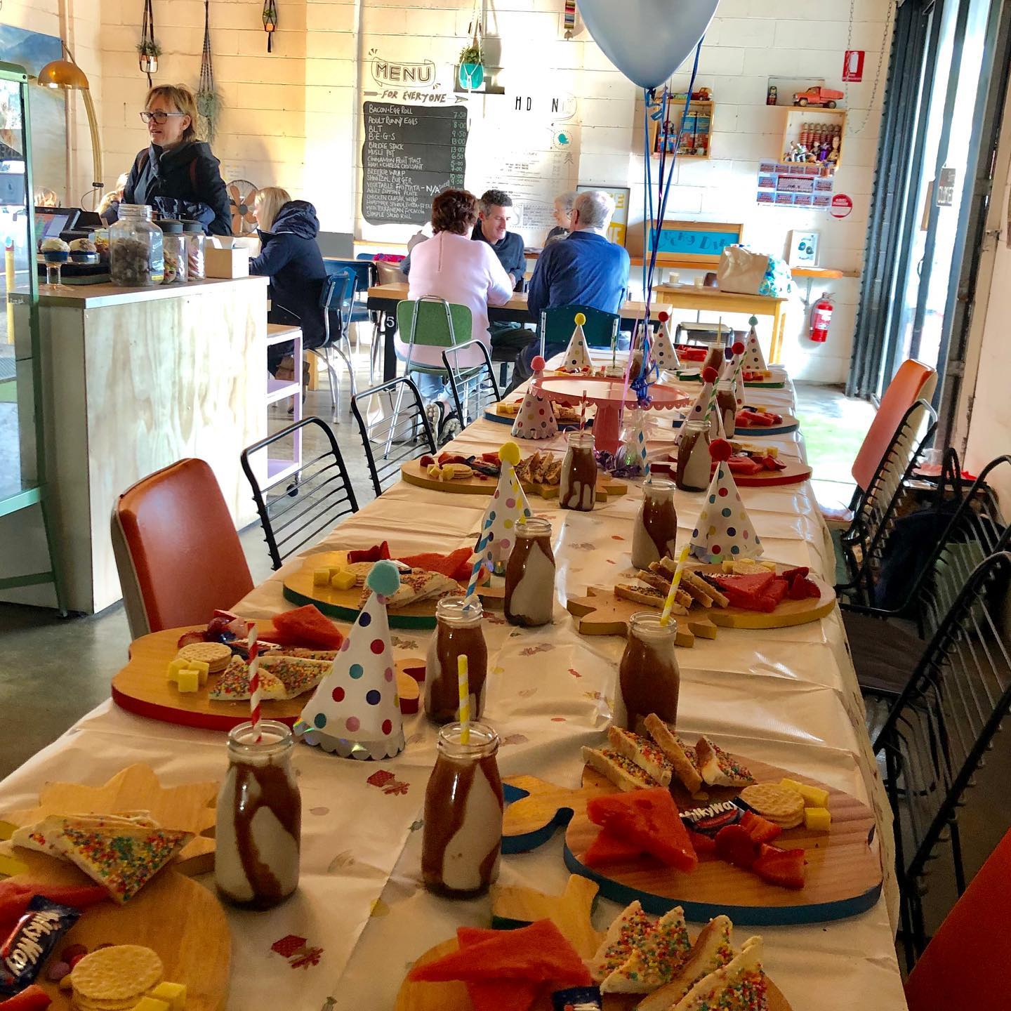 Hello Birdie Cafe