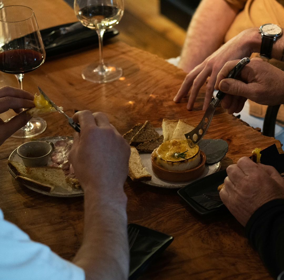 V Wine Salon