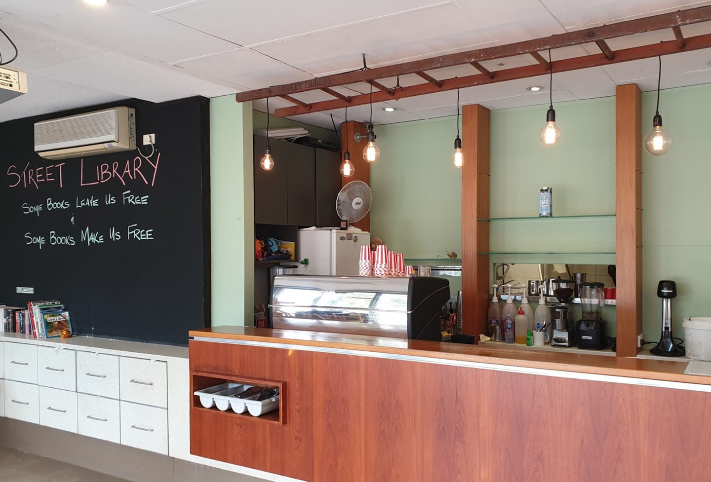 NiBu Cafe