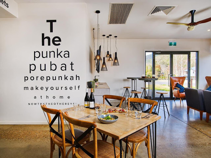 Porepunkah Pub