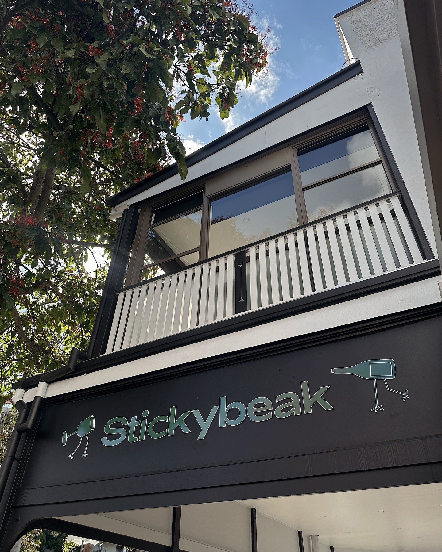Stickybeak Wine Bar