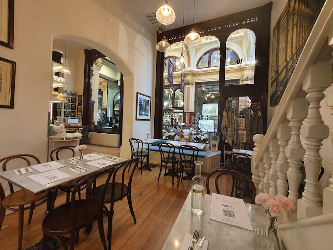Le Petit Chateau Restaurant