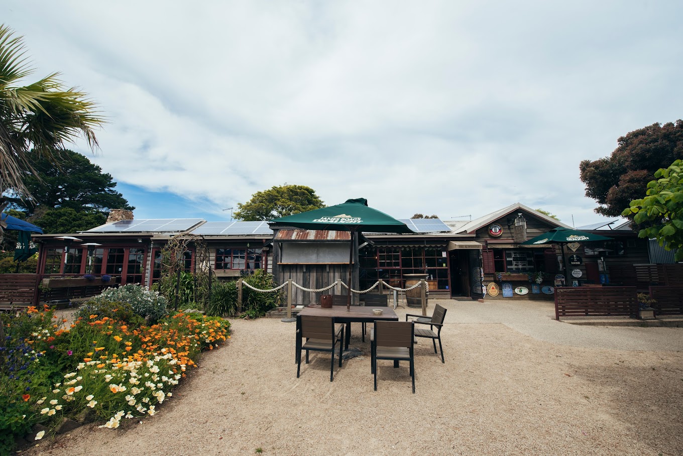 The Pig & Whistle Tavern Main Ridge