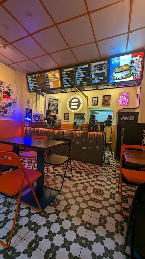Easy Burger (phrom phong)