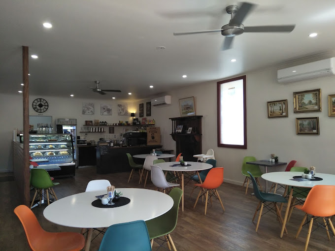 Vintage Hall Cafe