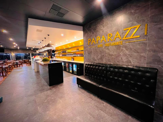 Cafe Paparazzi