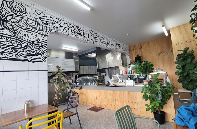 Zona Pizza & Canteen