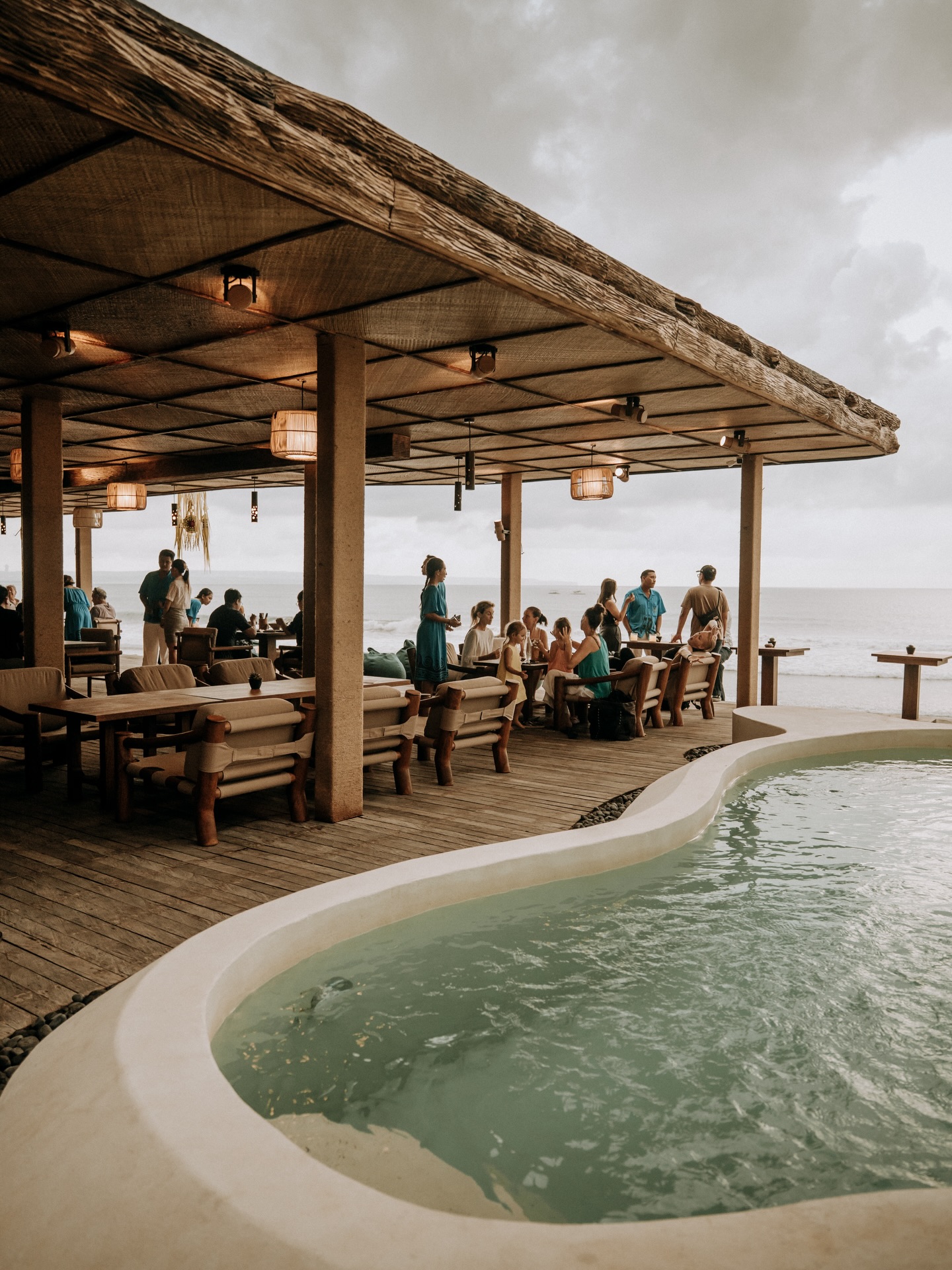 Nui da Mano - Beachfront Restaurant in Batu Belig