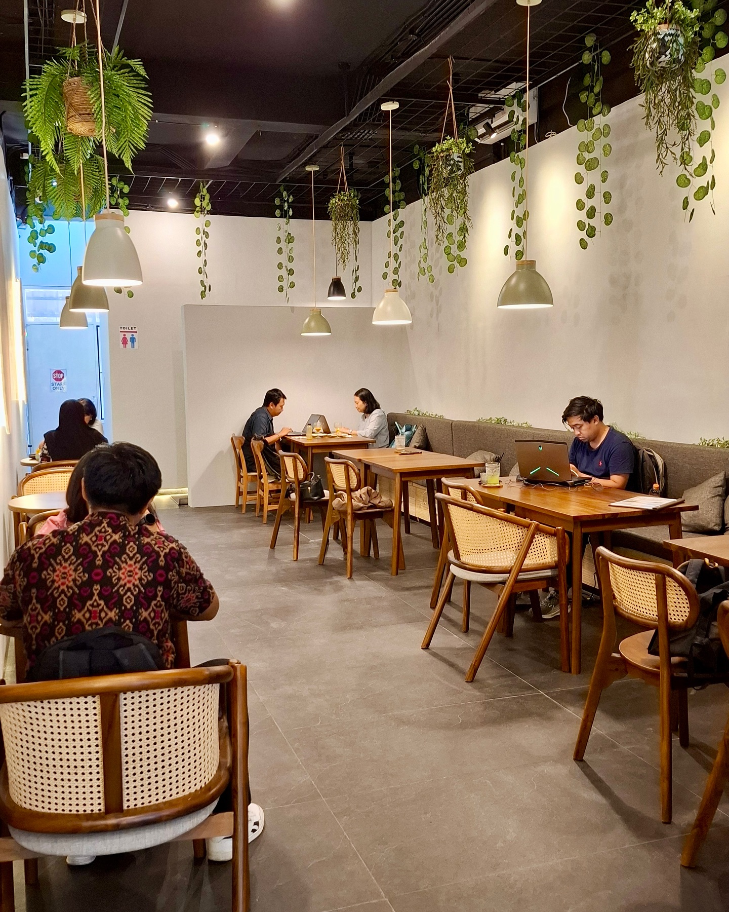 Kakiang Bakery & Cafe