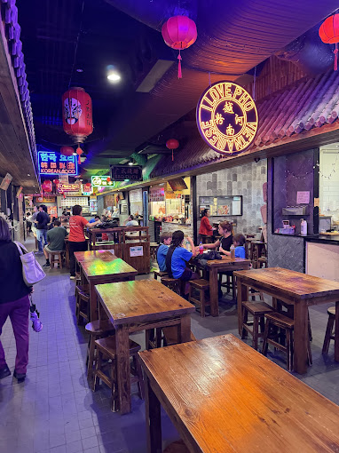 8 Street Harbour Town 八號胡同