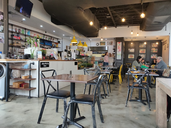 Chow Bella Cafe