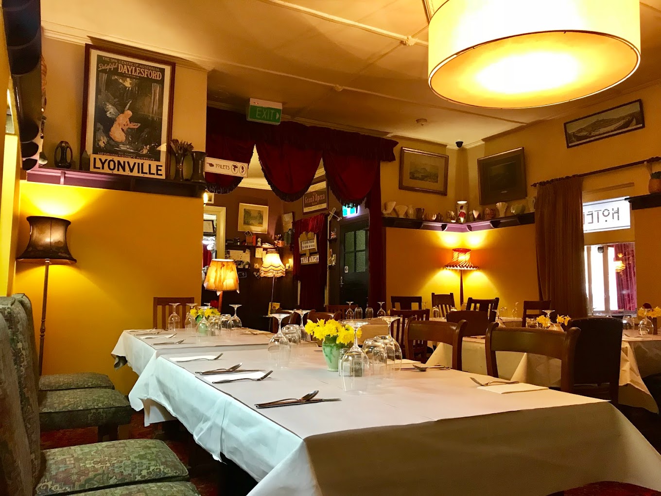 Radio Springs Hotel Bed & Breakfast