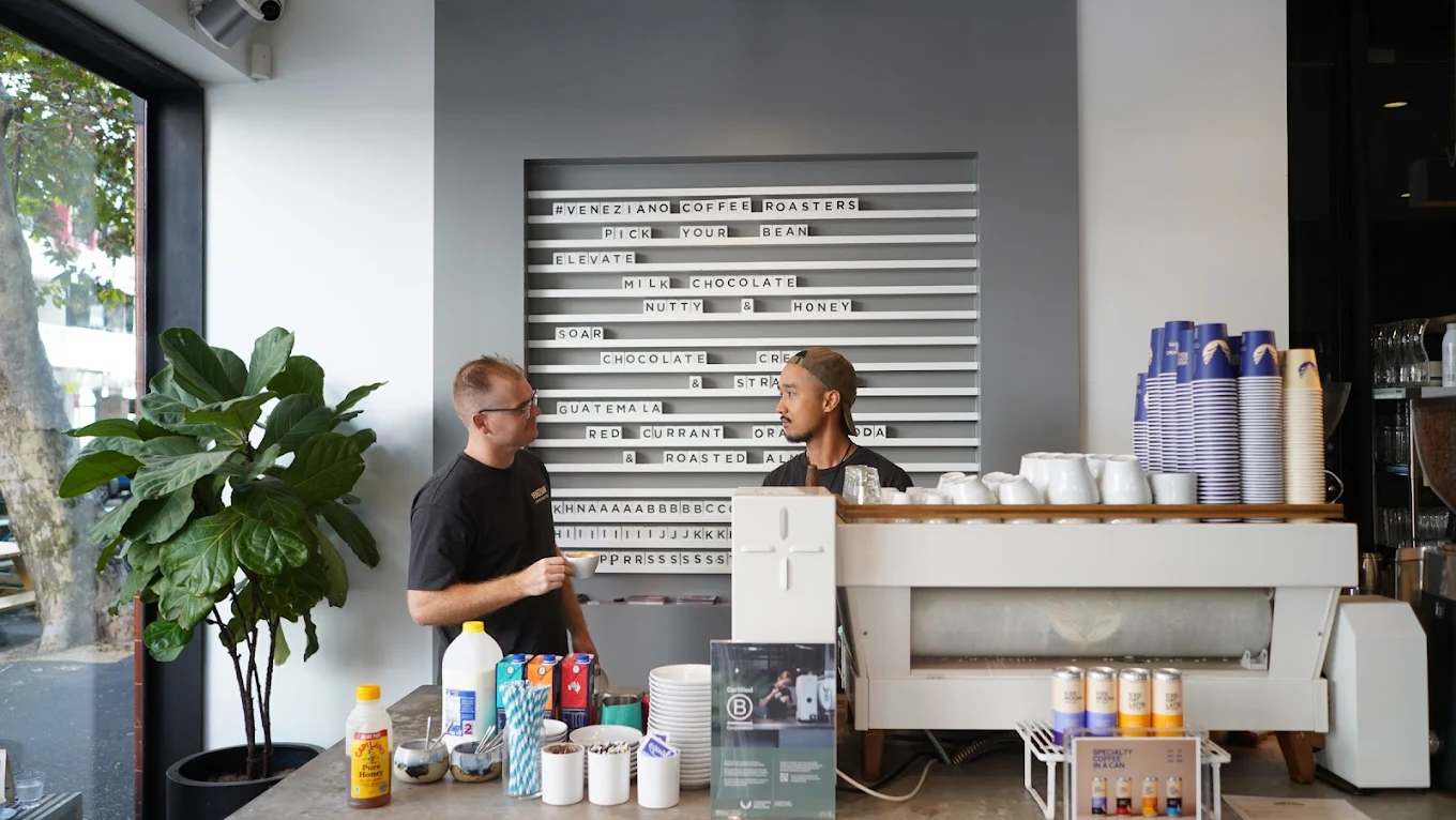 Yuna Cafe & Restaurant