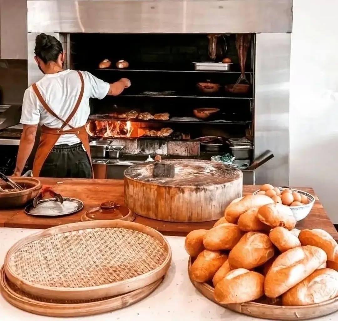 Ca Com Bánh Mì Bar
