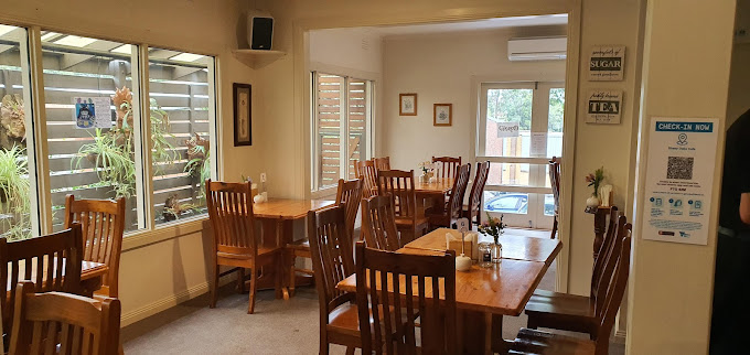 Shady Oaks Cafe