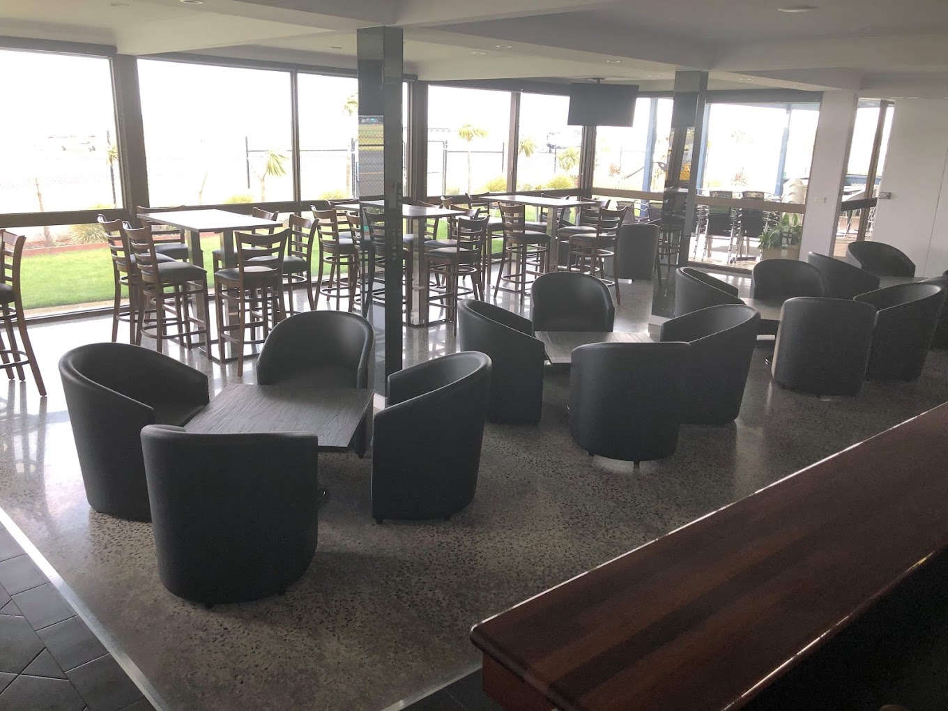 Flight Deck Bar & Grill