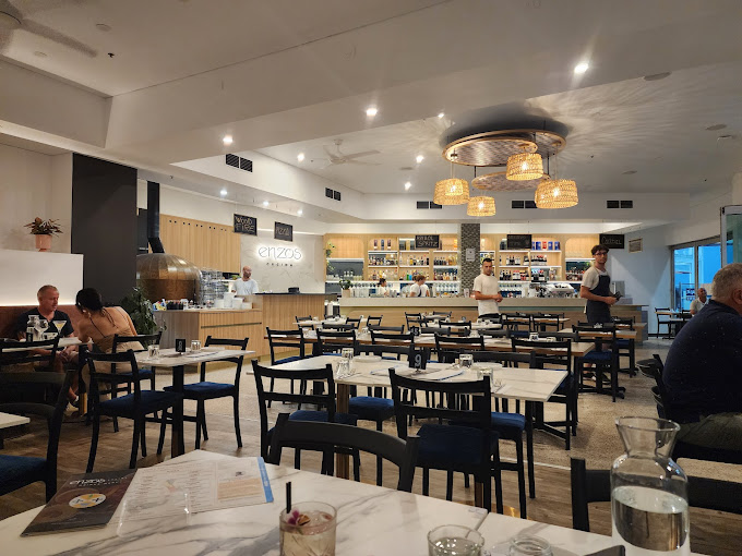Enzos Cucina Labrador