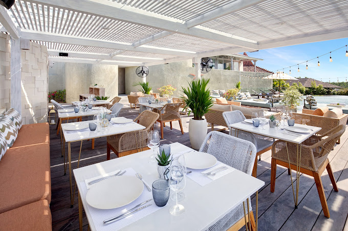 Hidden Gem Uluwatu - Restaurant & Wine Lounge