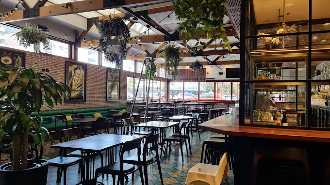 Deery's Restaurant | steak + wine