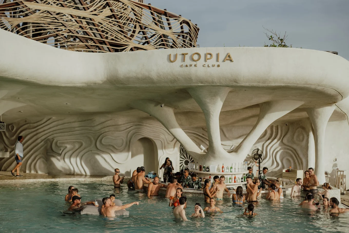 Luna Beach Club