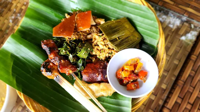 Ocin Babi Guling dan Samsam