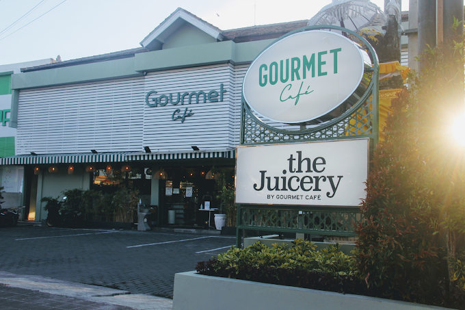 Gourmet Cafe Dewi Sri