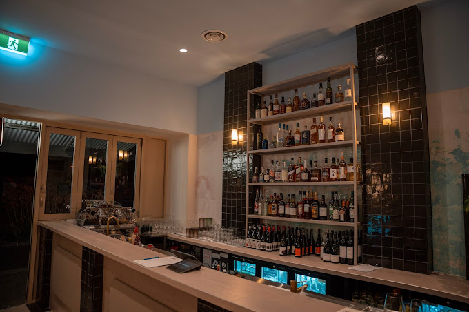 Leo's Bar & Pizza