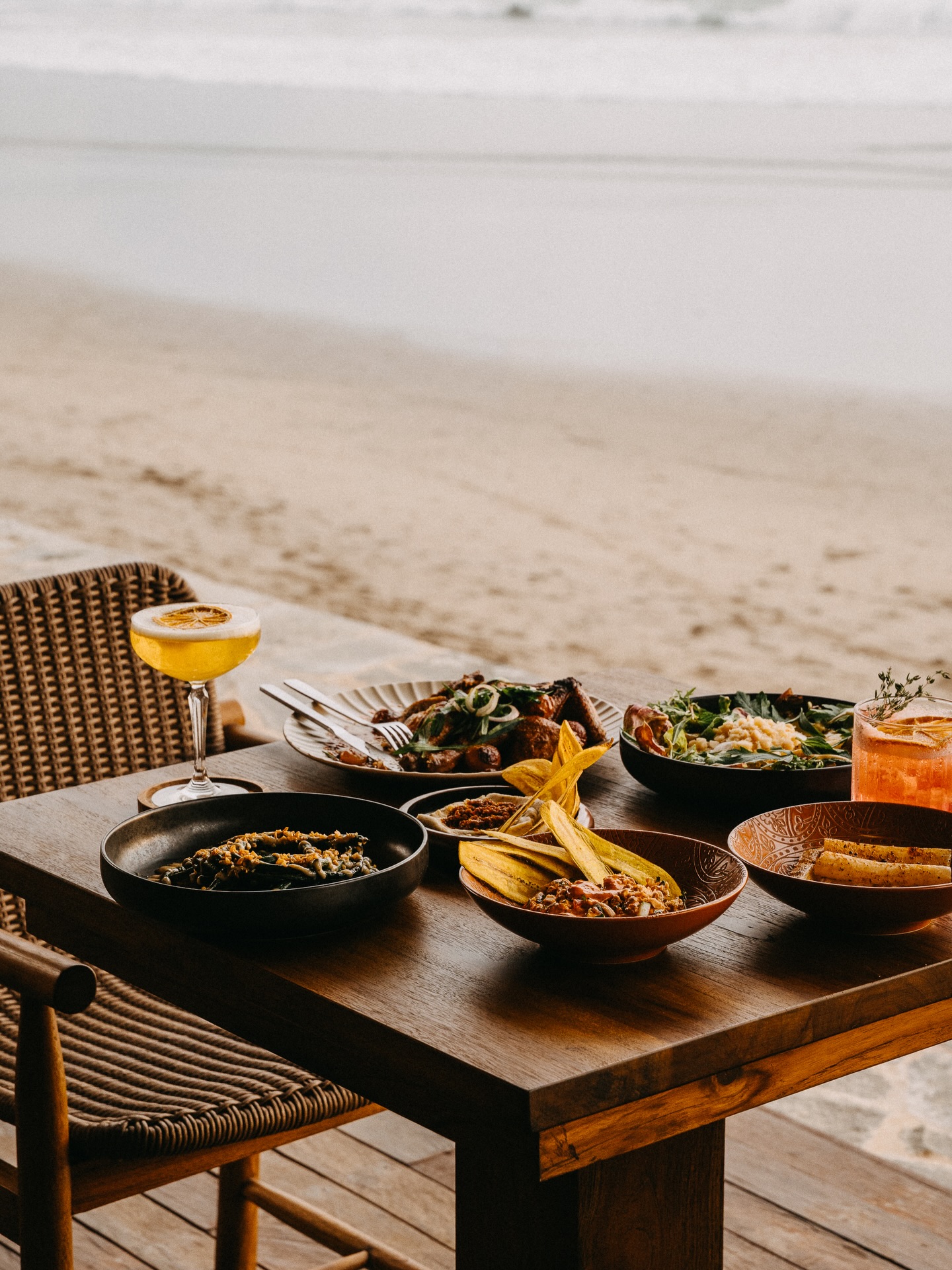 Nui da Mano - Beachfront Restaurant in Batu Belig