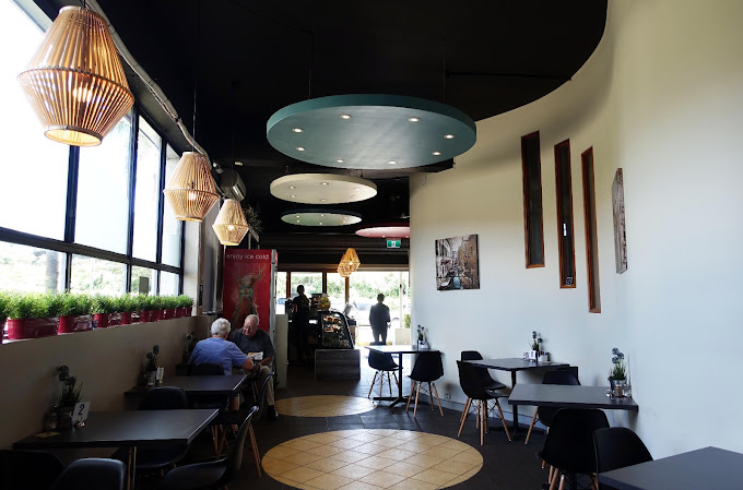 Dinoni Cafe