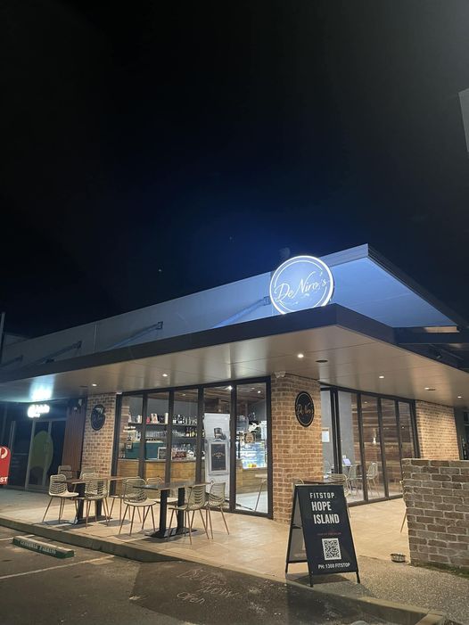 DeNiro's Kitchen and Wine Bar