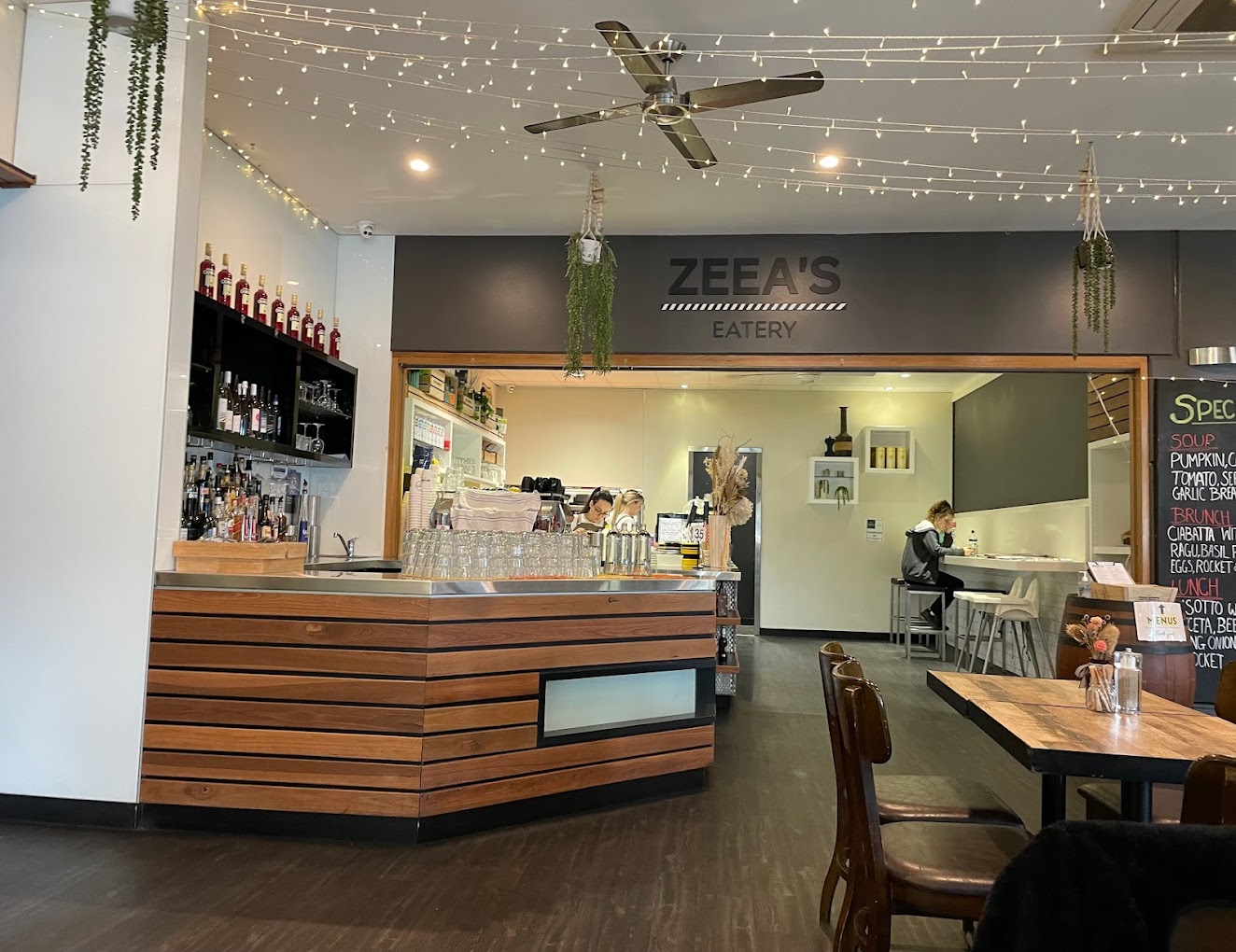 Zeea's Eatery