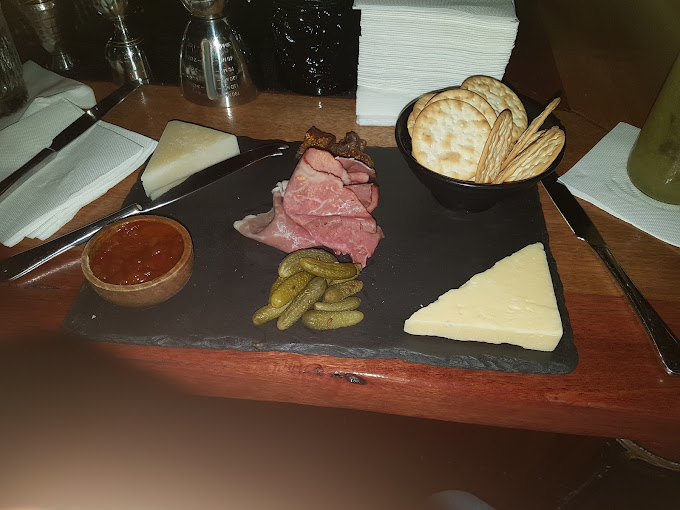 Papa Gedes Bar