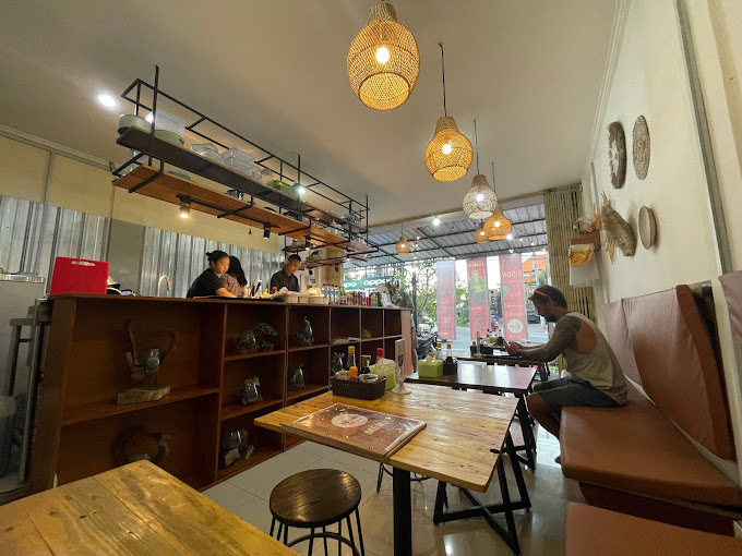 BY-MIE NOODLES HOUSE
