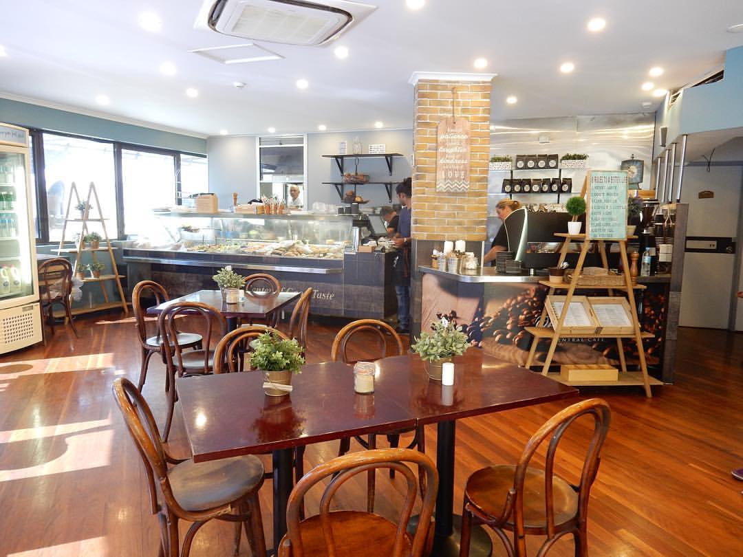 Riverside Deli Bar Cafe