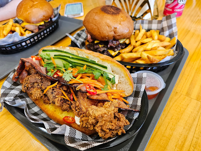 Grandalfs Burgers & Tacos
