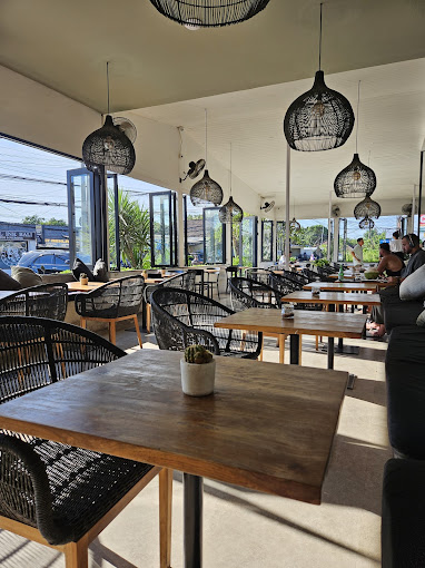 NOURISH CAFE WHOLEFOODS PIZZERIA & BAKERY - UNGASAN