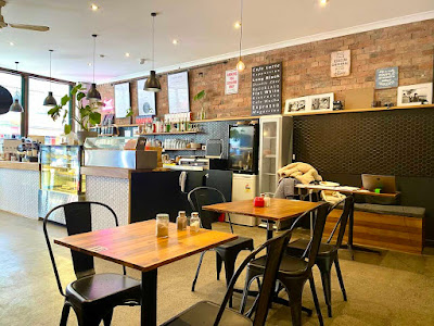 Three Hands Cafe