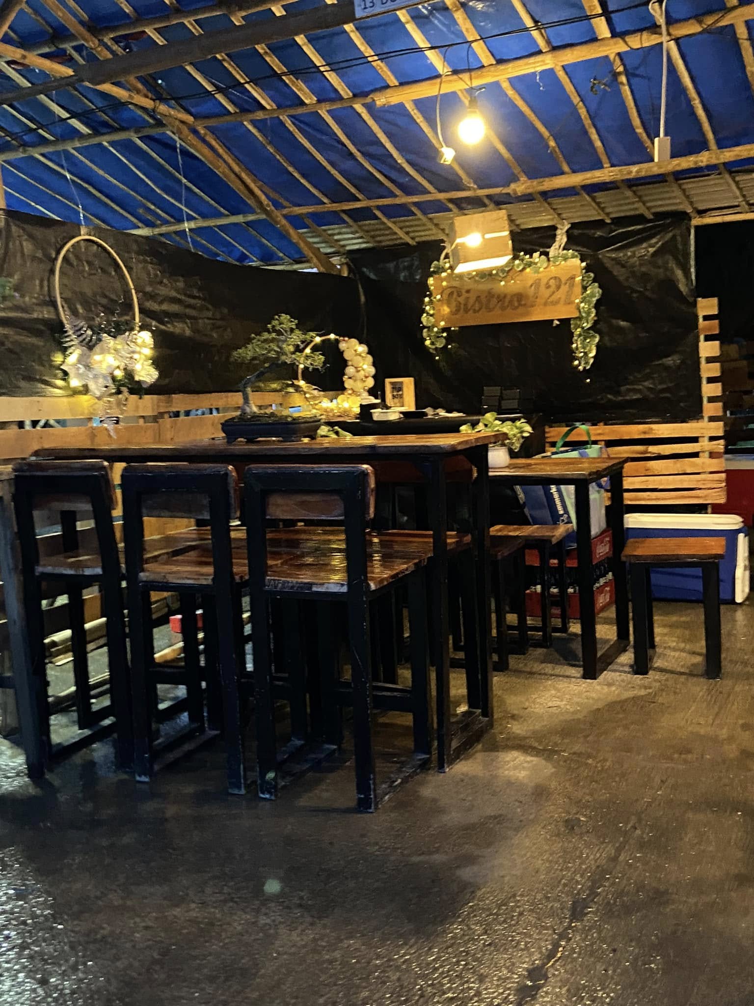 Bistro 121