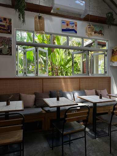 FRONT CAFE