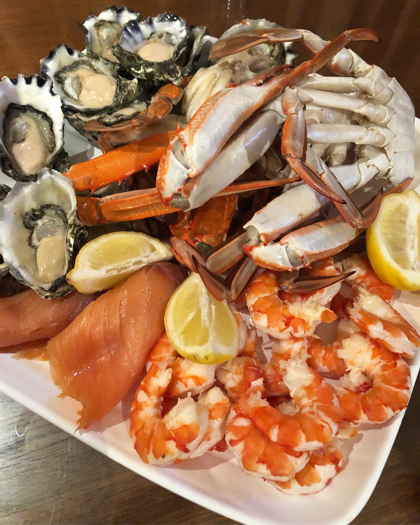 Faros Seafood