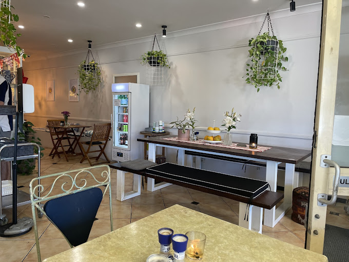 Goji Granola Bar & Cafe