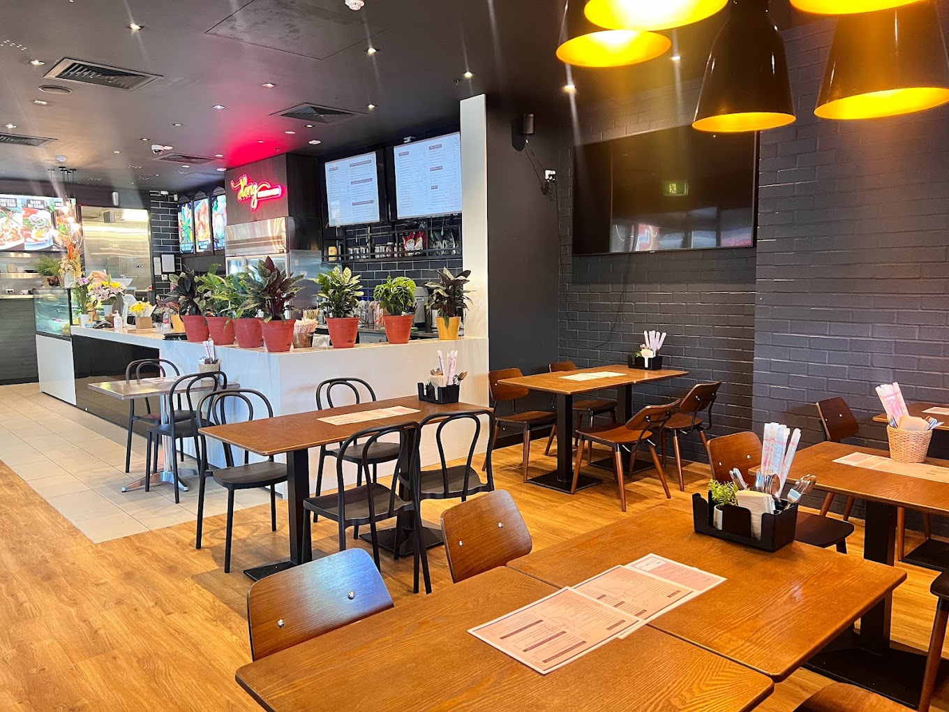 HONG KITCHEN & BAR
