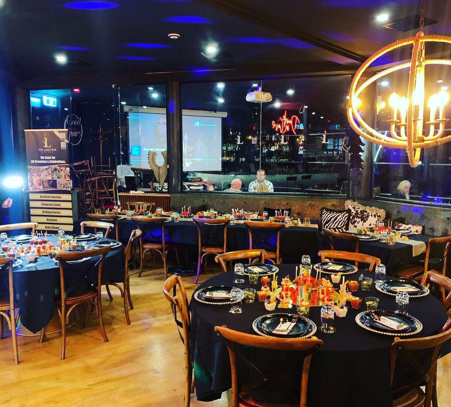 The Lakeview Lounge