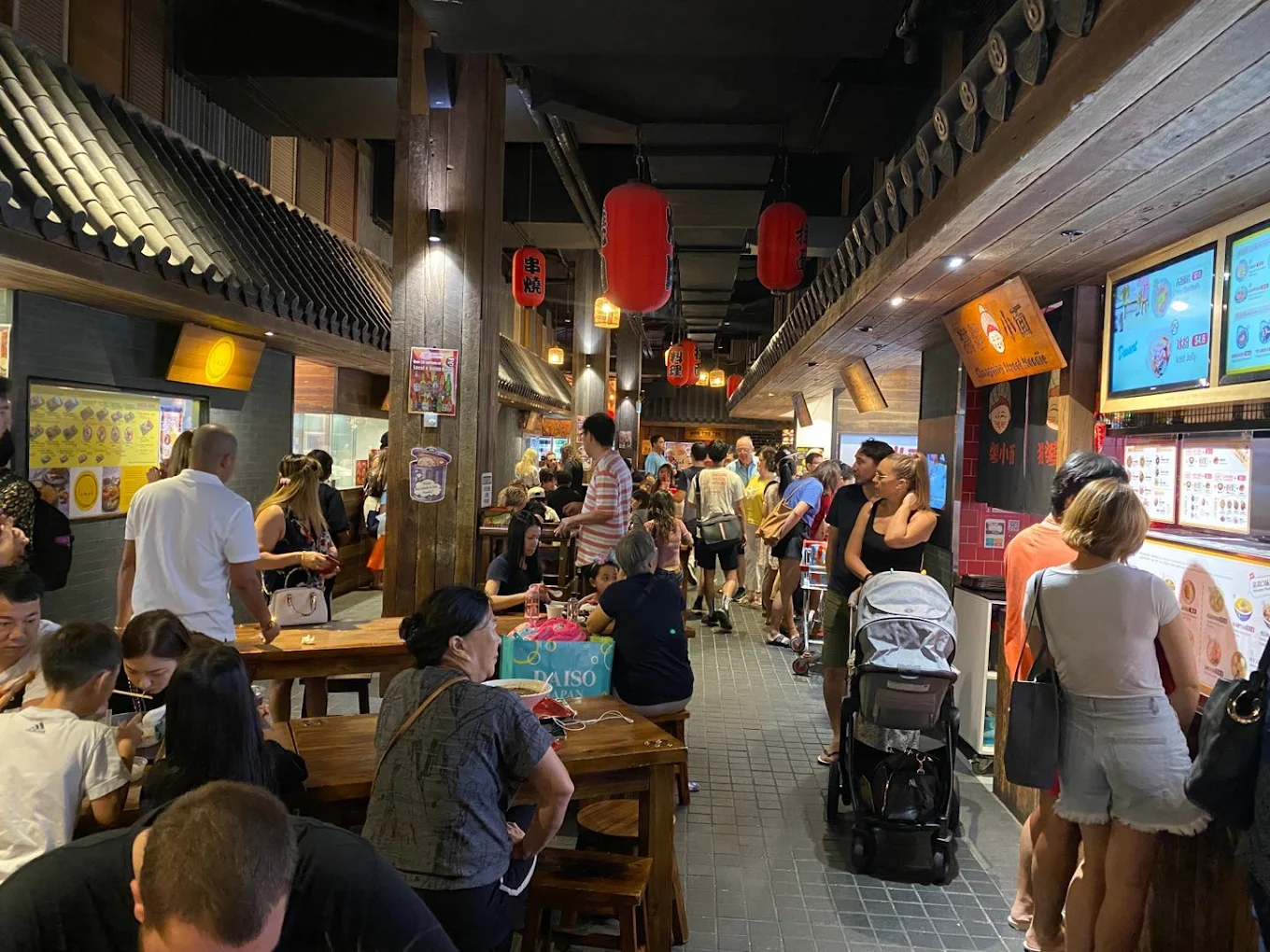 8 Street Mt Gravatt 八號胡同