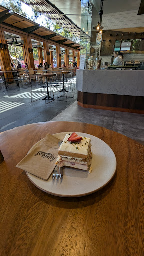 Kürtősh - Darling Quarter