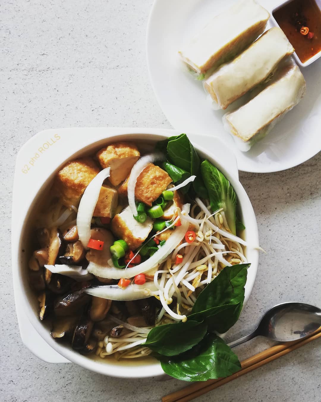 Pho Rolls 62