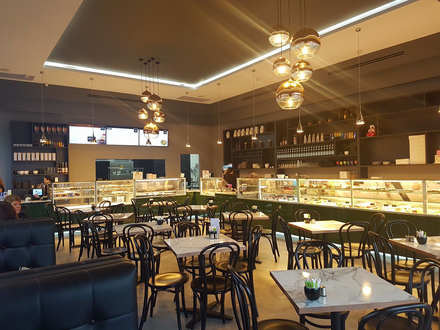 La Royale Patisserie