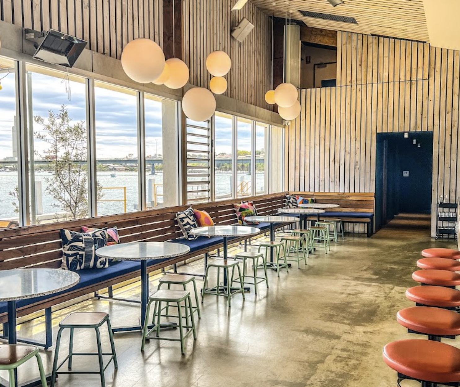 Jetty Bar & Eats