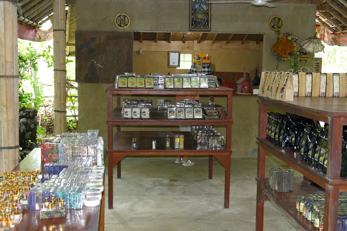 HoneyBee Farm & Luwak Coffee Agrotourism TDT