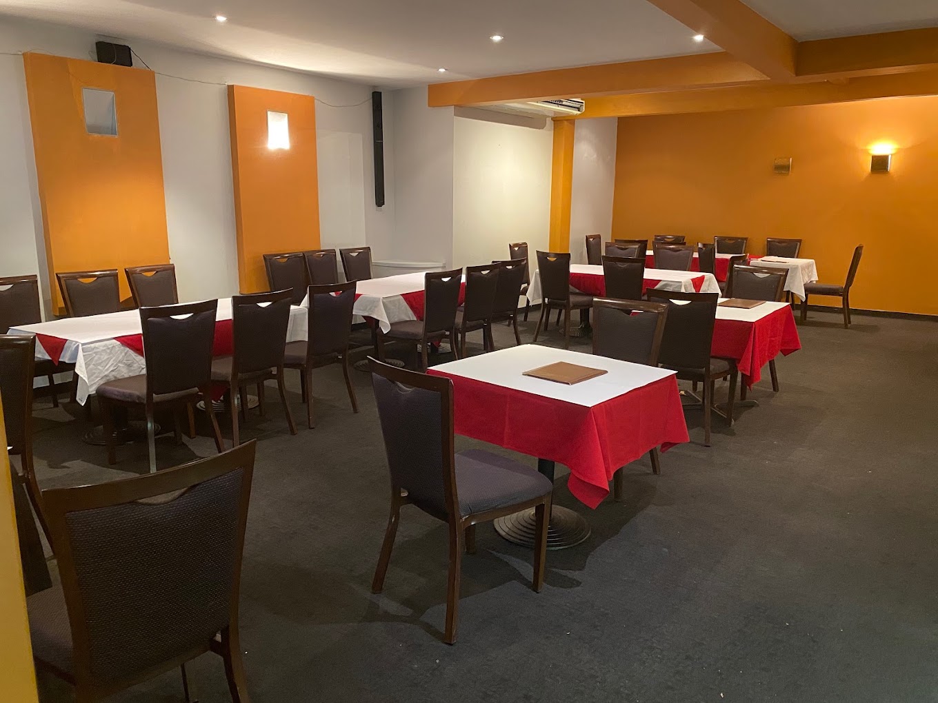 Bhalla's Indian Restaurant & Cafe